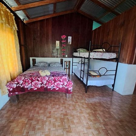 Posada Rio Celeste In Acomodação com café da manhã Exterior foto