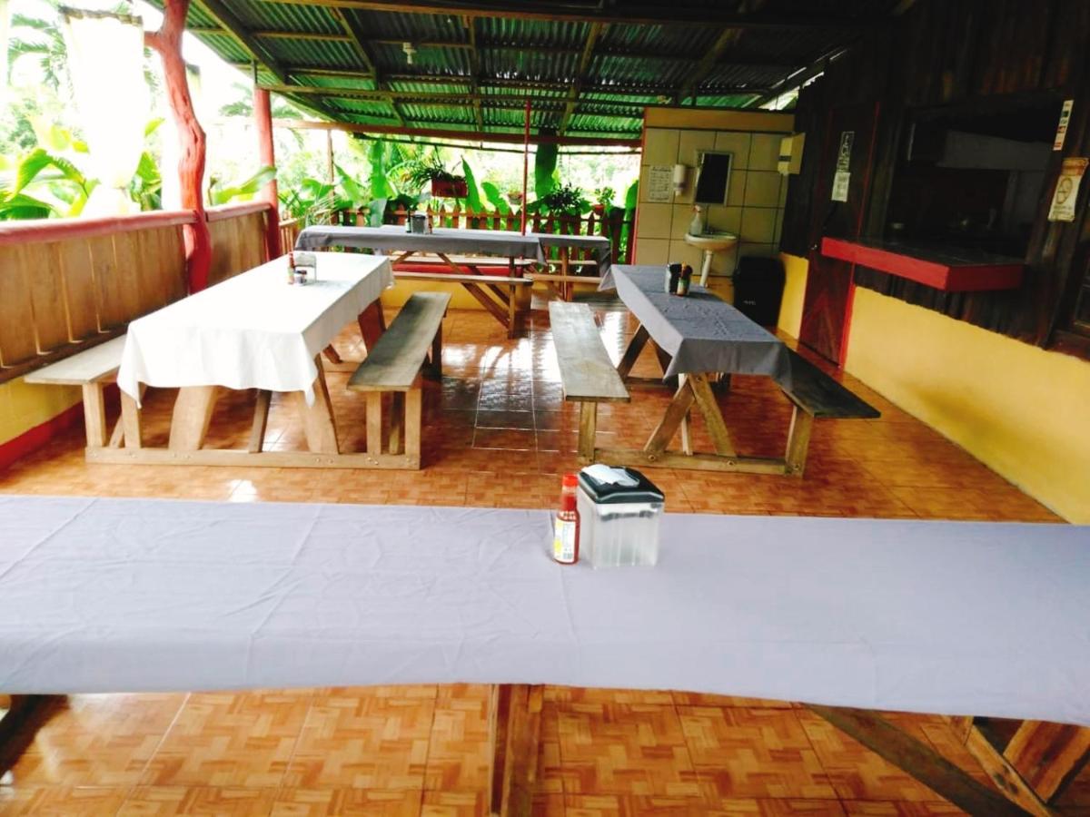 Posada Rio Celeste In Acomodação com café da manhã Exterior foto