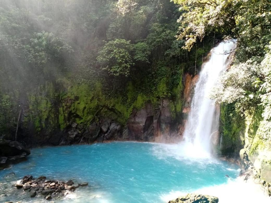 Posada Rio Celeste In Acomodação com café da manhã Exterior foto