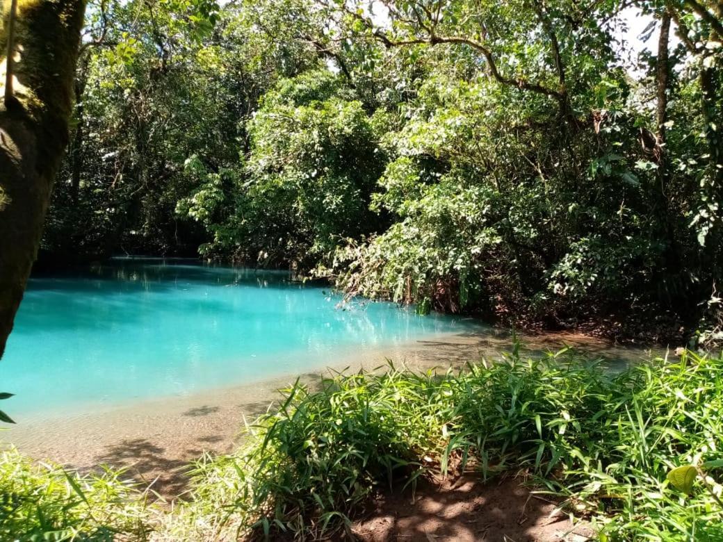 Posada Rio Celeste In Acomodação com café da manhã Exterior foto