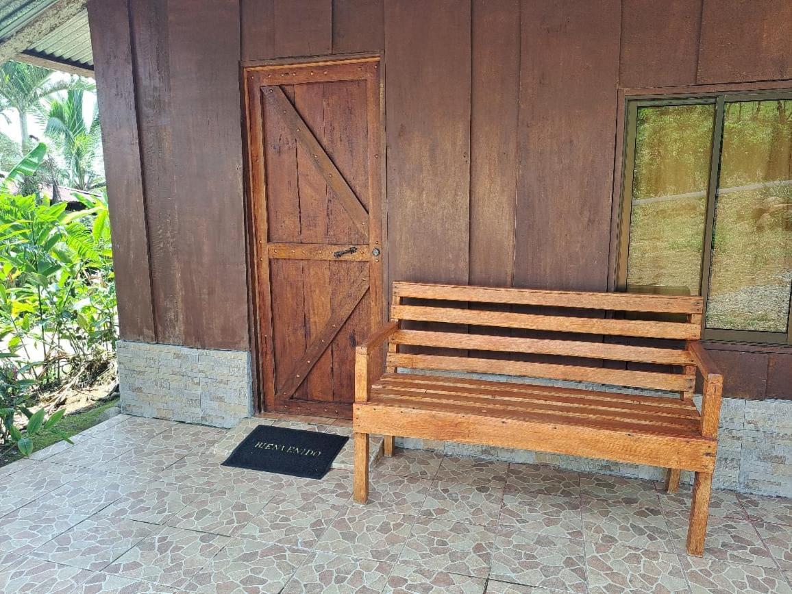 Posada Rio Celeste In Acomodação com café da manhã Exterior foto